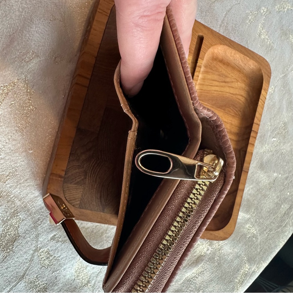 Small wallet NWOT Mauve - Picture 6 of 10